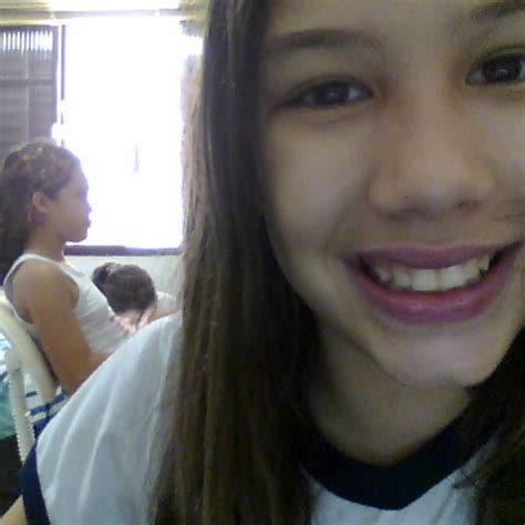 Novinha de 18 mamando .